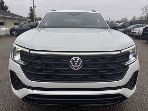 Used 2025 Volkswagen Atlas Cross Sport SEL R-Line AWD/4WD image 13