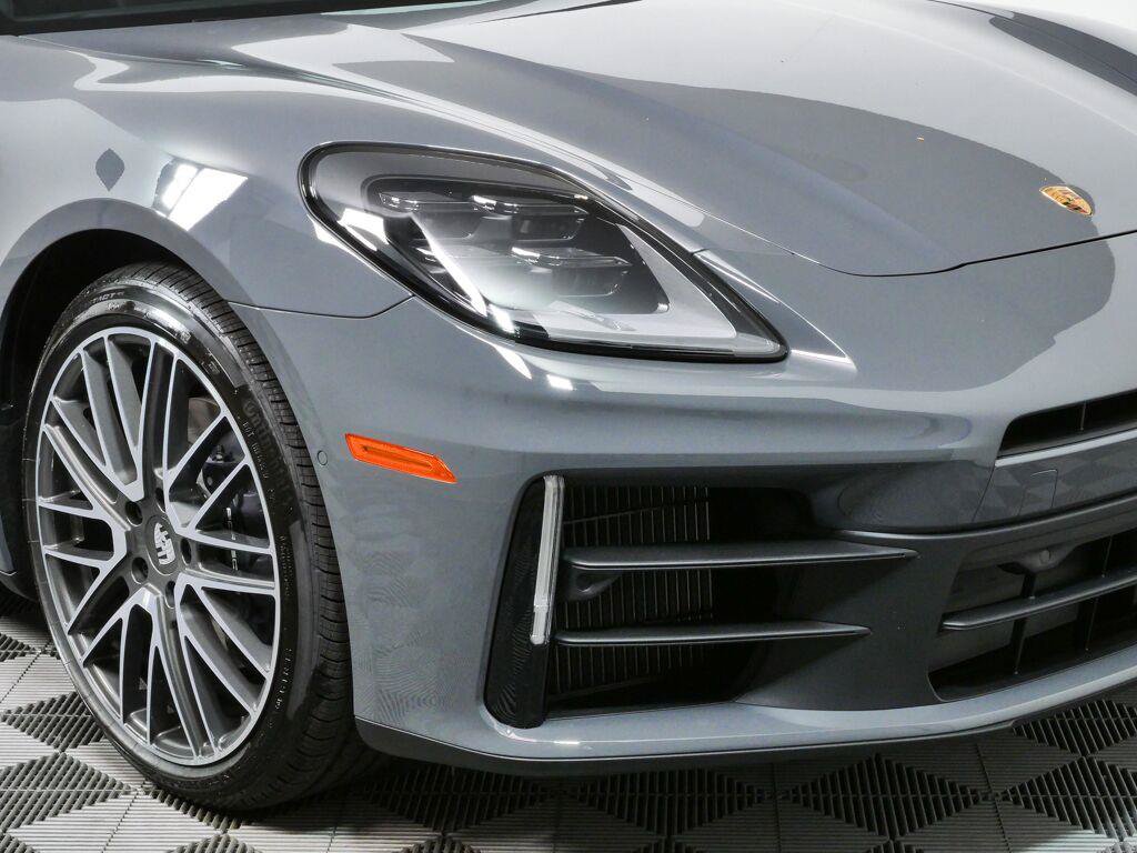 New 2026 Porsche Panamera image 38
