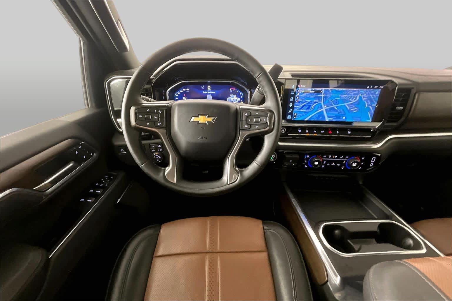 Used 2026 Chevrolet Silverado 3500 High Country w/ High Country Premium Package AWD/4WD image 6