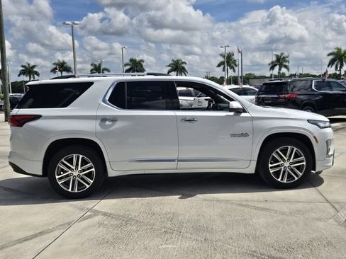 Used 2023 Chevrolet Traverse High Country FWD image 5