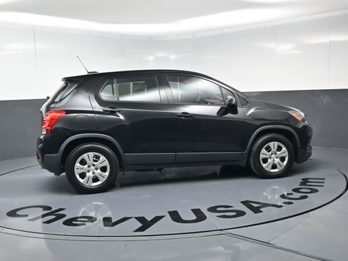 Used 2018 Chevrolet Trax LS image 10