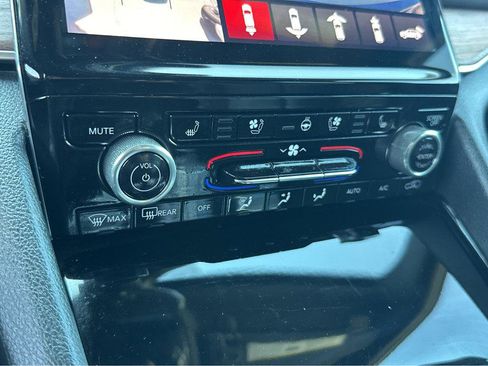 Used 2022 Jeep Grand Cherokee Summit w/ Advanced Protech Group IV image 26