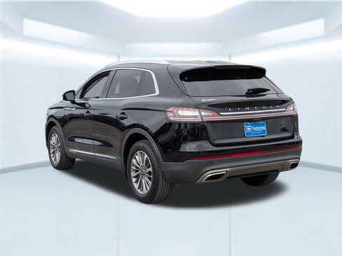 Used 2022 Lincoln Nautilus FWD w/ Premium Package image 4