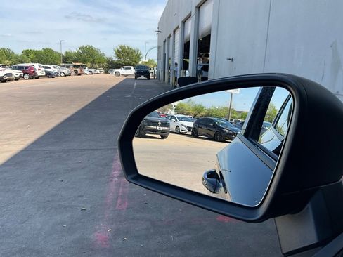 Used 2025 Volkswagen Taos S image 17