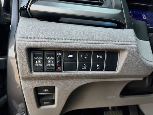 Used 2019 Honda Odyssey Elite image 16
