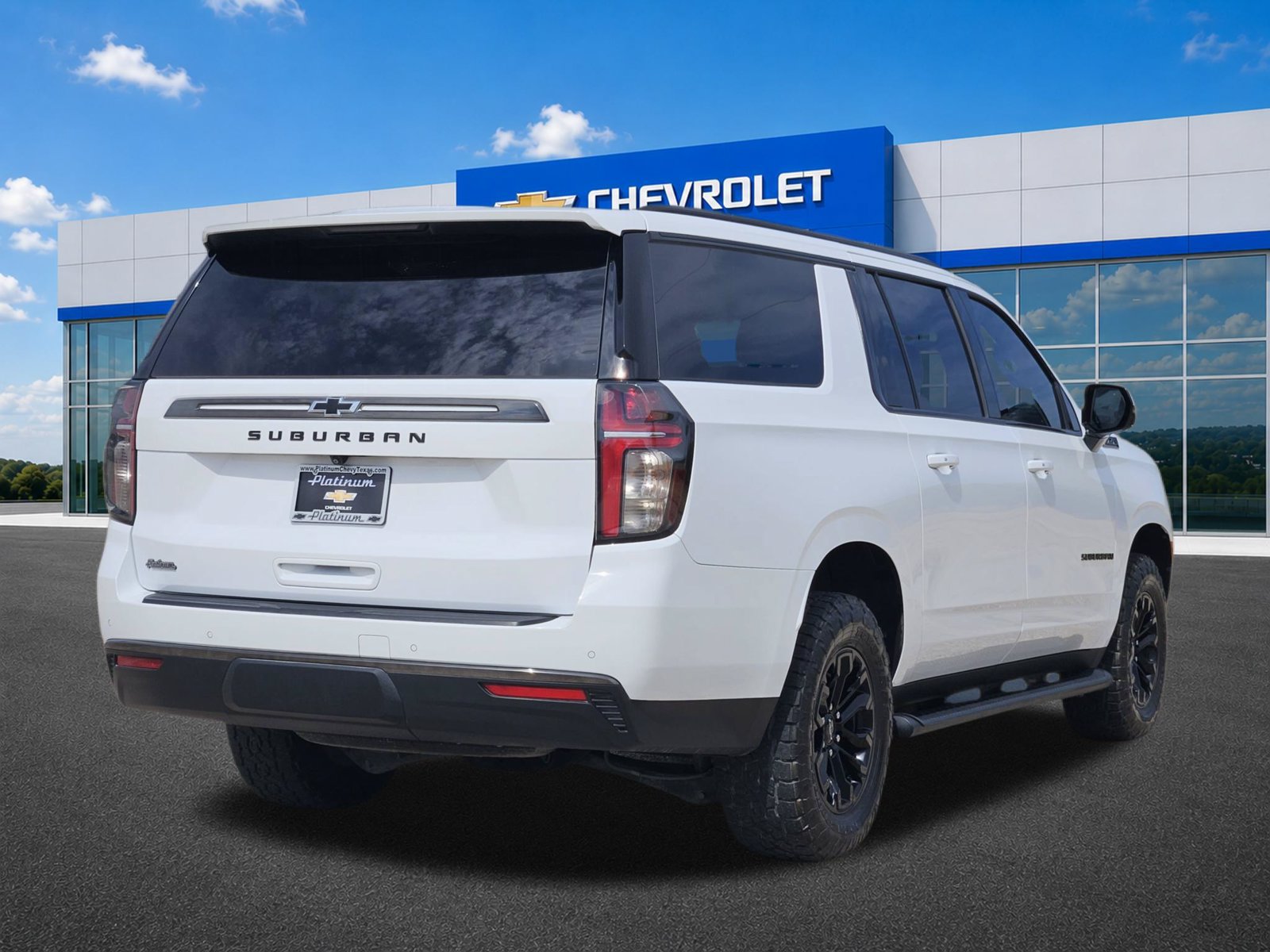 Certified 2022 Chevrolet Suburban Z71 w/ Luxury Package AWD/4WD image 5