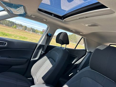 New 2026 Hyundai Venue SEL FWD image 34