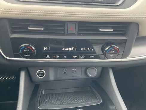 Certified 2023 Nissan Rogue SV image 17