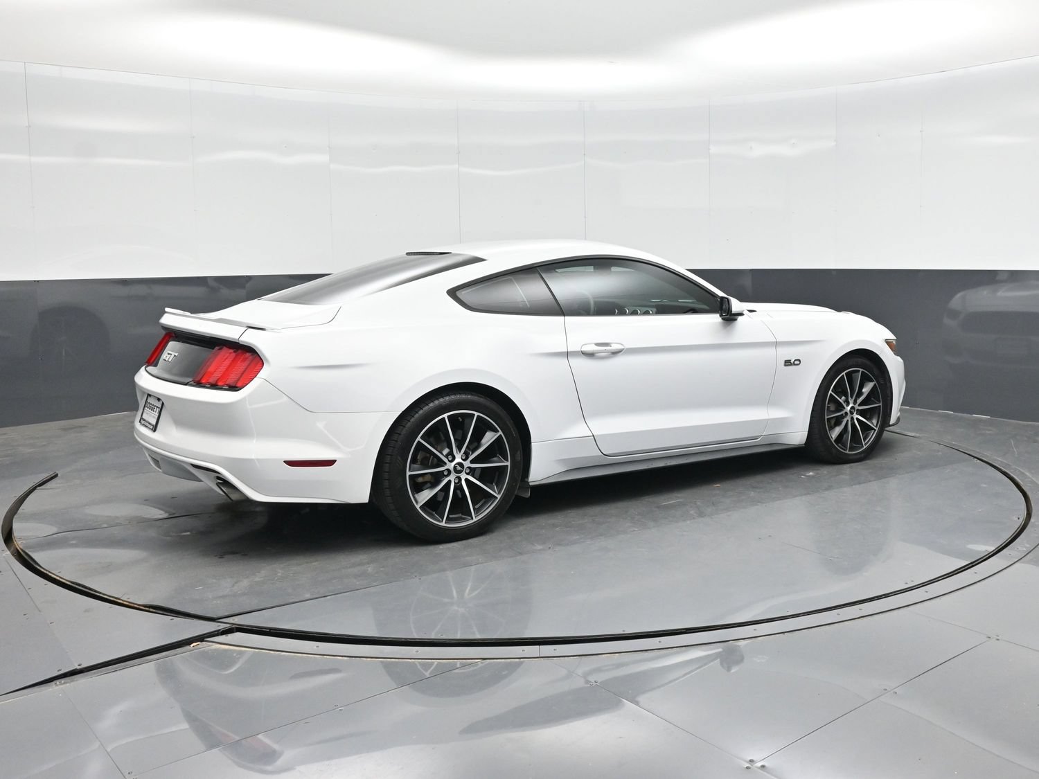 Used 2017 Ford Mustang GT w/ Interior & Wheel Package RWD image 6