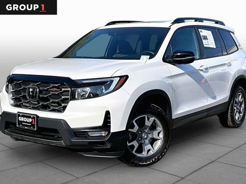 Used 2023 Honda Passport TrailSport image 1