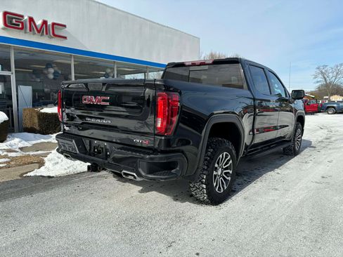 Used 2021 GMC Sierra 1500 AT4 w/ AT4 Premium Package image 3