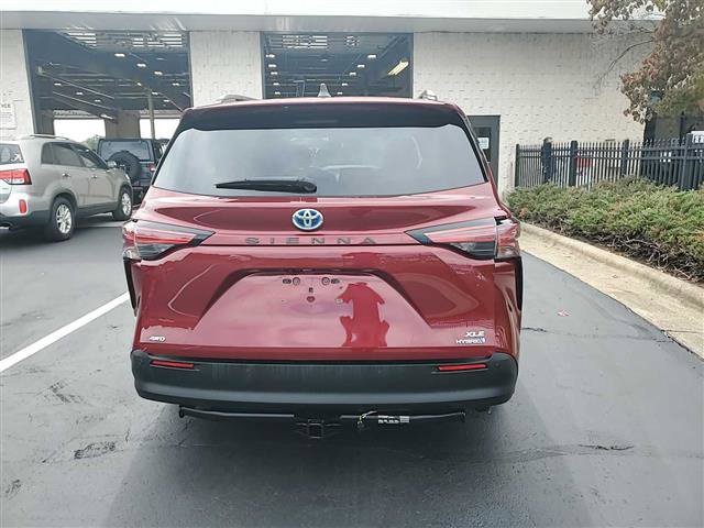 Used 2021 Toyota Sienna XLE w/ XLE Plus Package AWD/4WD image 18