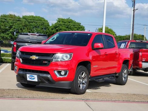 Used 2020 Chevrolet Colorado Z71 AWD/4WD image 2