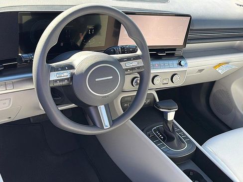 New 2026 Hyundai Kona SE image 7
