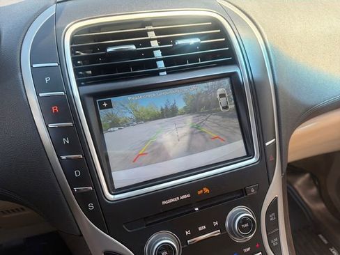Used 2017 Lincoln MKX Select w/ Lincoln MKX Climate Package AWD/4WD image 37