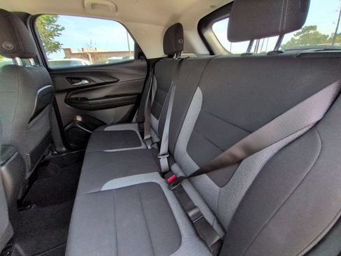 Used 2025 Chevrolet TrailBlazer LT AWD/4WD image 27