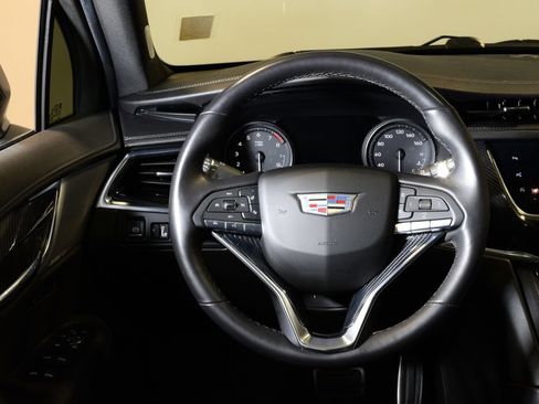 Used 2022 Cadillac XT6 Sport w/ Technology Package AWD/4WD image 15
