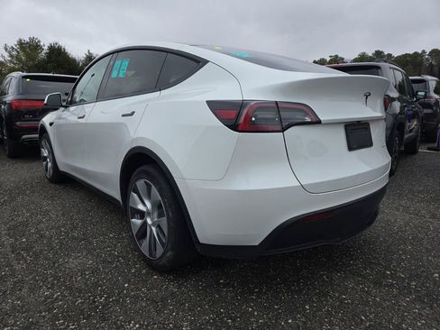 Used 2023 Tesla Model Y Long Range image 3
