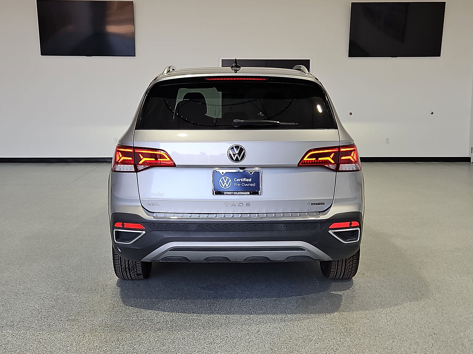 Certified 2023 Volkswagen Taos SEL AWD/4WD image 7