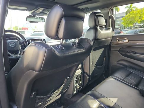 Used 2016 Jeep Grand Cherokee Limited AWD/4WD image 16