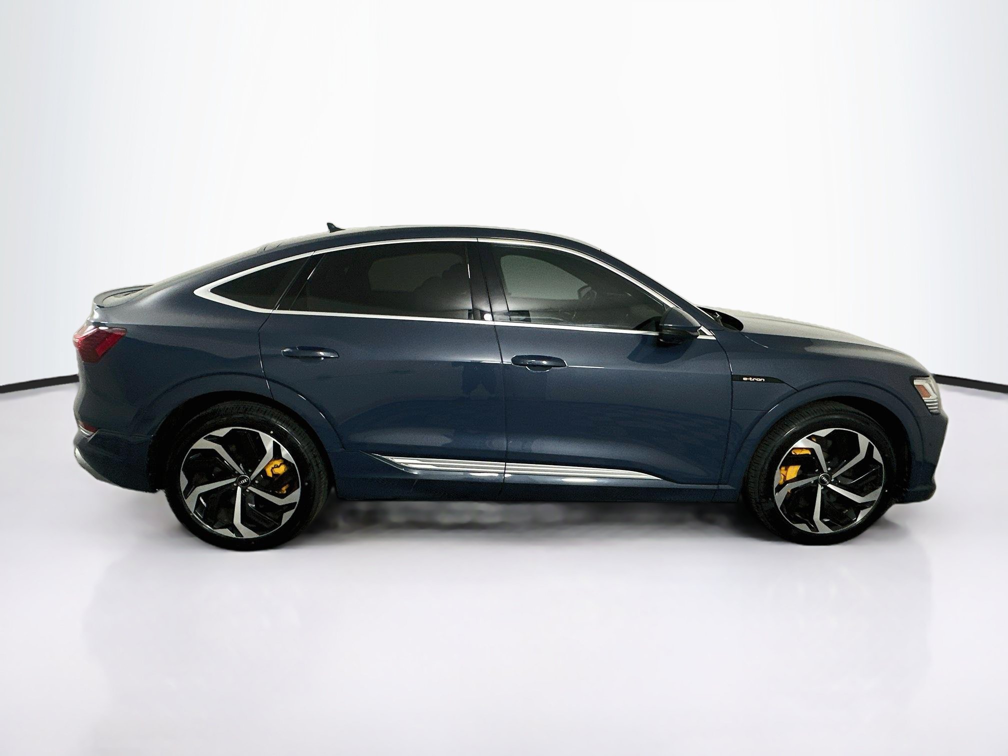 Used 2020 Audi e-tron Prestige w/ Prestige Package AWD/4WD image 10
