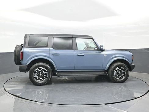 New 2025 Ford Bronco Outer Banks image 3