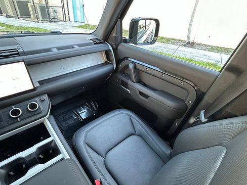 Used 2025 Land Rover Defender 110 S AWD/4WD image 11