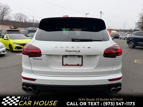 Used 2018 Porsche Cayenne S Platinum image 12