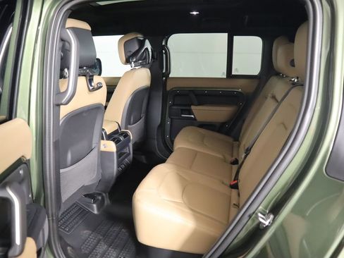 New 2026 Land Rover Defender 110 X-Dynamic SE image 23