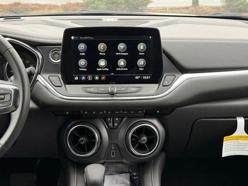 Used 2025 Chevrolet Blazer LT image 14