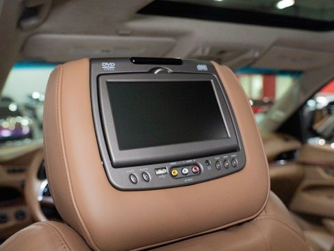 Used 2016 Cadillac Escalade ESV Platinum image 32