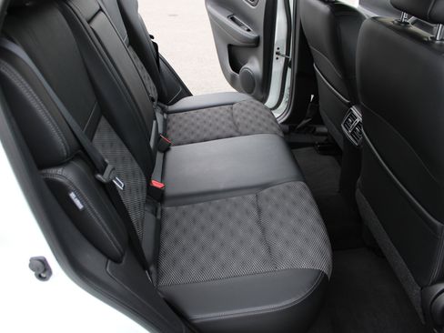 Used 2022 Nissan Rogue Sport SV w/ Technology Package image 13