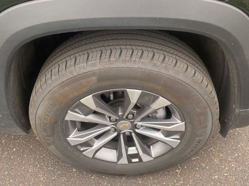 Used 2026 Chevrolet Equinox LT w/ Convenience Package II AWD/4WD image 12