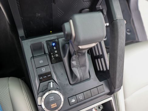 Certified 2026 Toyota Tacoma Limited AWD/4WD image 29