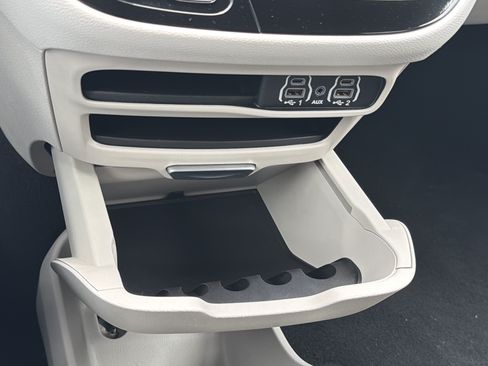 Used 2023 Chrysler Voyager LX FWD image 24