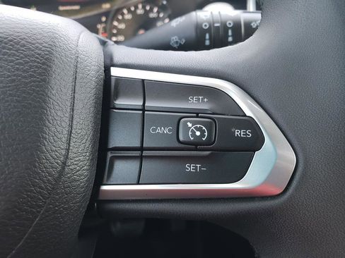 Certified 2024 Jeep Compass Latitude AWD/4WD image 20