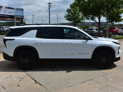 New 2026 Chevrolet Traverse LT w/ Midnight/Sport Edition FWD image 4