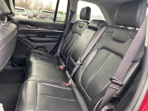 Used 2023 Jeep Grand Cherokee Limited image 19
