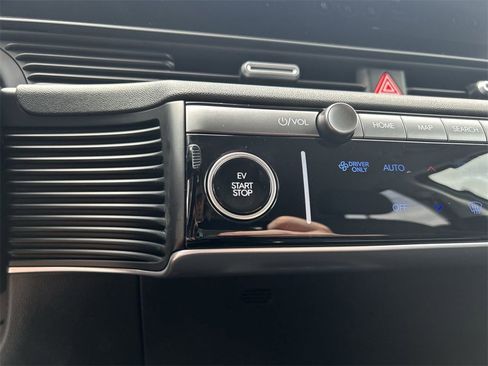 New 2025 Hyundai Ioniq 5 SE image 30