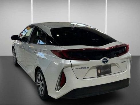 Used 2021 Toyota Prius Prime Limited image 5