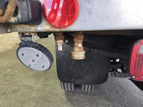 Used 2017 Ford F550 2WD Regular Cab Super Duty image 31