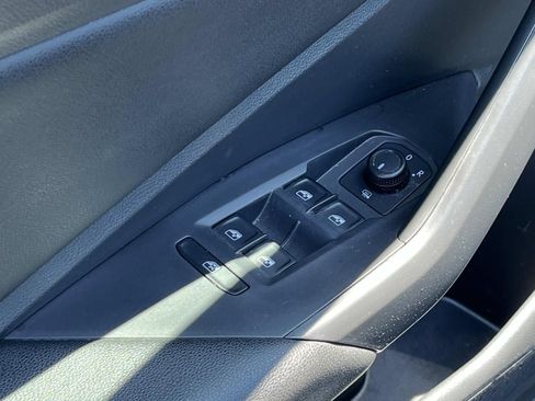 Used 2019 Volkswagen Jetta SE FWD image 27