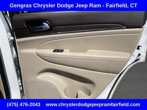 Used 2019 Jeep Grand Cherokee Overland AWD/4WD image 18