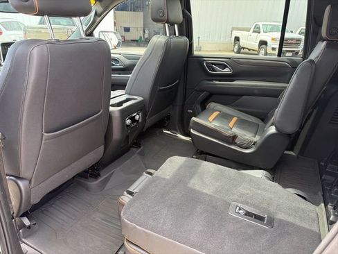 Used 2023 GMC Yukon XL AT4 w/ Technology Package AWD/4WD image 33