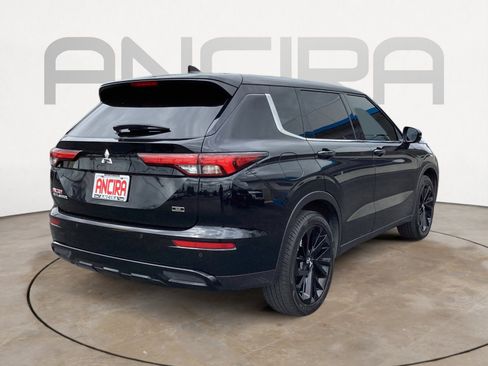 Used 2024 Mitsubishi Outlander SE Black Edition image 14