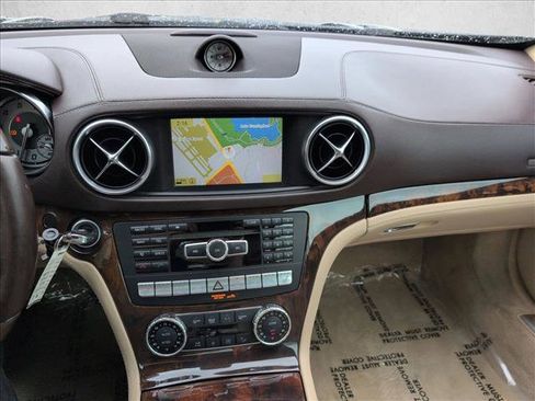 Used 2013 Mercedes-Benz SL 550 image 15