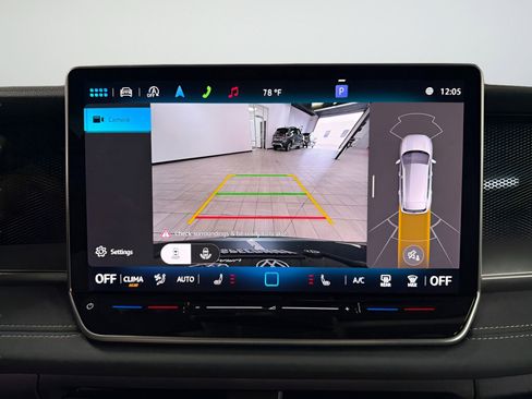 New 2025 Volkswagen Tiguan SE image 17