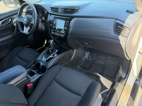 Certified 2020 Nissan Rogue SV FWD image 11