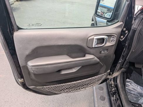 Used 2021 Jeep Wrangler Unlimited Sahara AWD/4WD image 14
