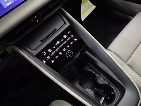 Certified 2026 Porsche Macan Electric RWD image 26